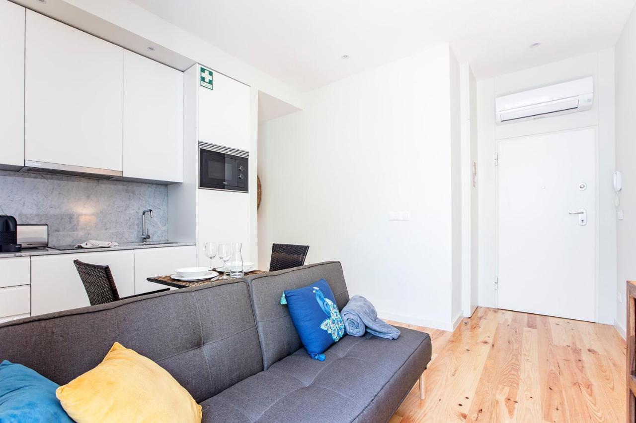 Central Studio W/ Pool, Ac & Patio By Lovelystay Порто Екстериор снимка